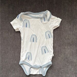 Kyte BABY White One-Piece Bodysuit with Light Blue Rainbow Motif